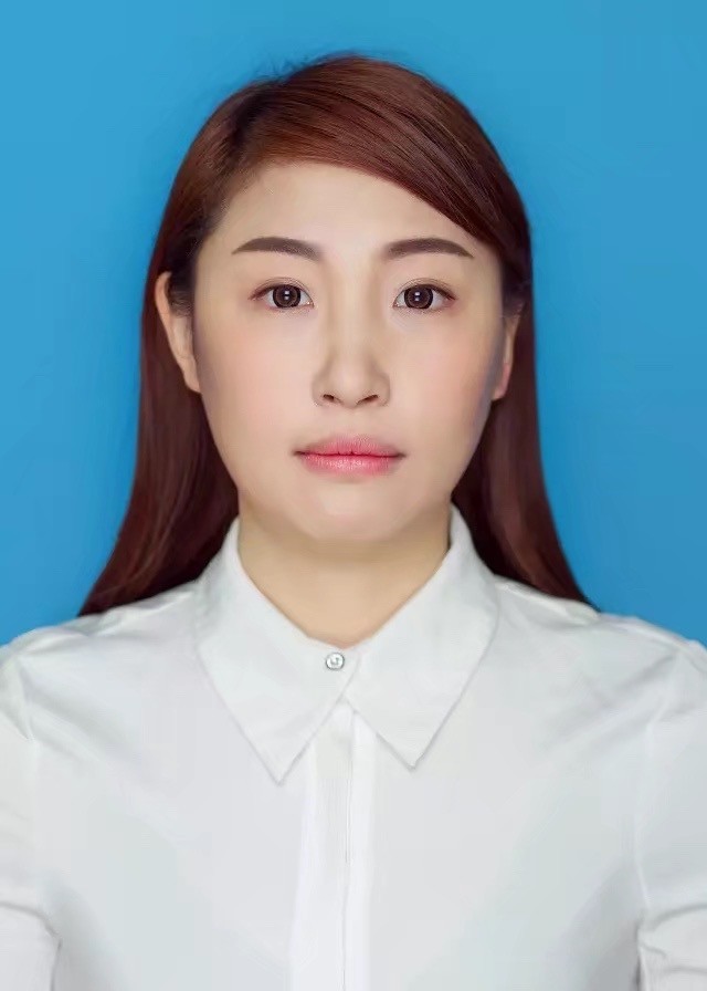 黄女士照片